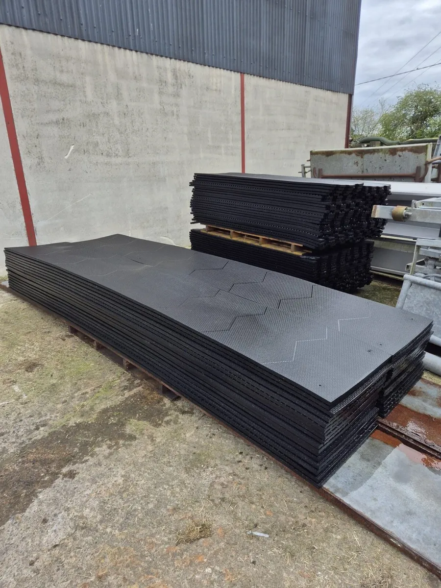 Kraiburg profiKura rubber mats (walkway / parlour) - Image 1