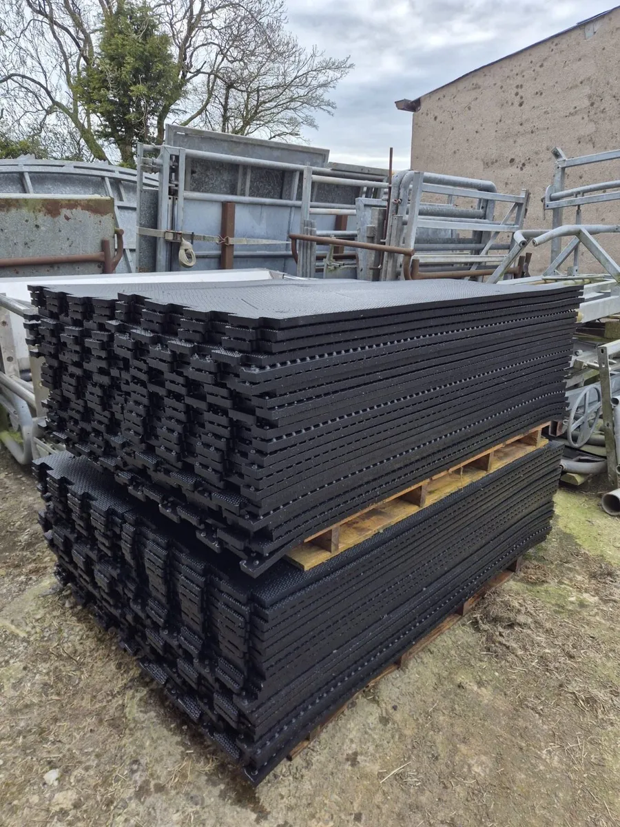 Kraiburg profiKura rubber mats (walkway / parlour) - Image 3