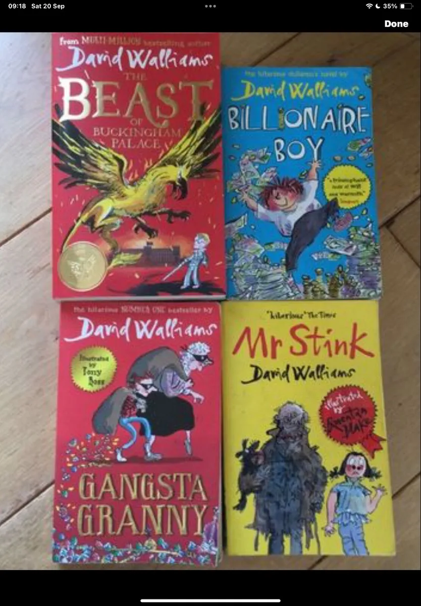 4 x David Walliams books all in good condition