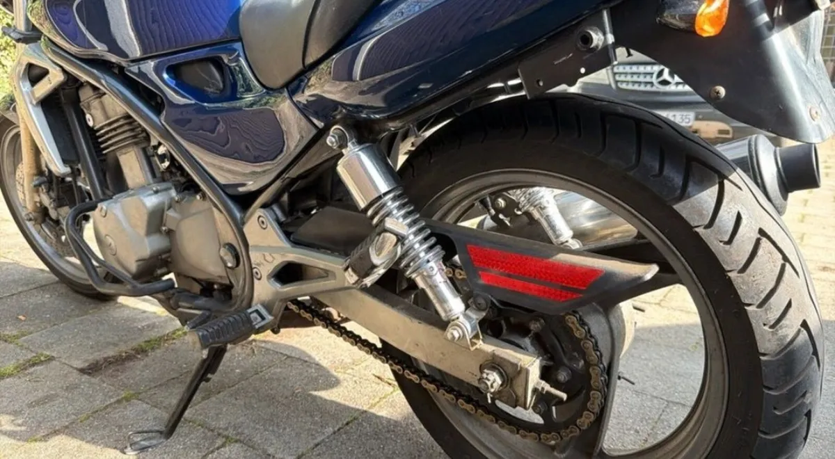 Kawasaki ER5 1998 - Image 3