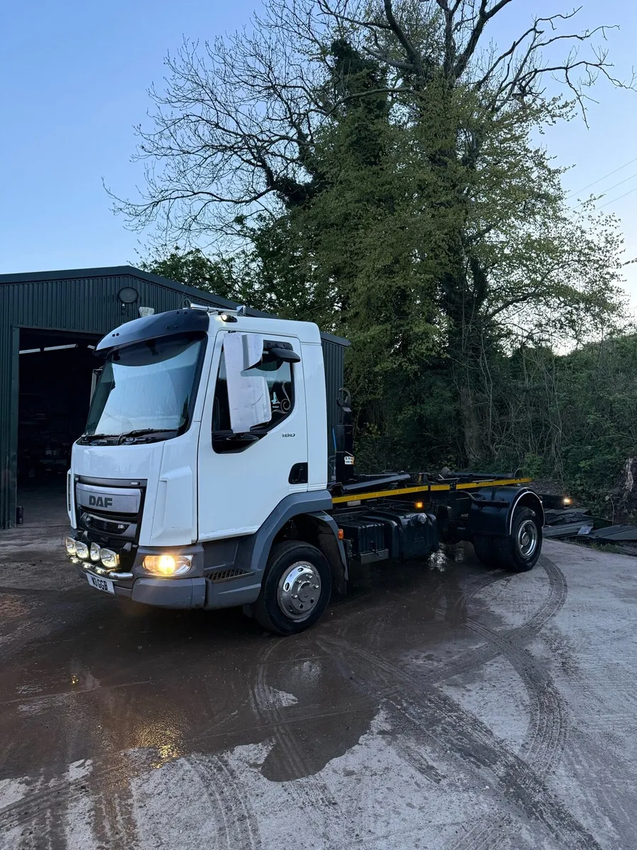 Daf lf45 hookloader 12ton - Image 1