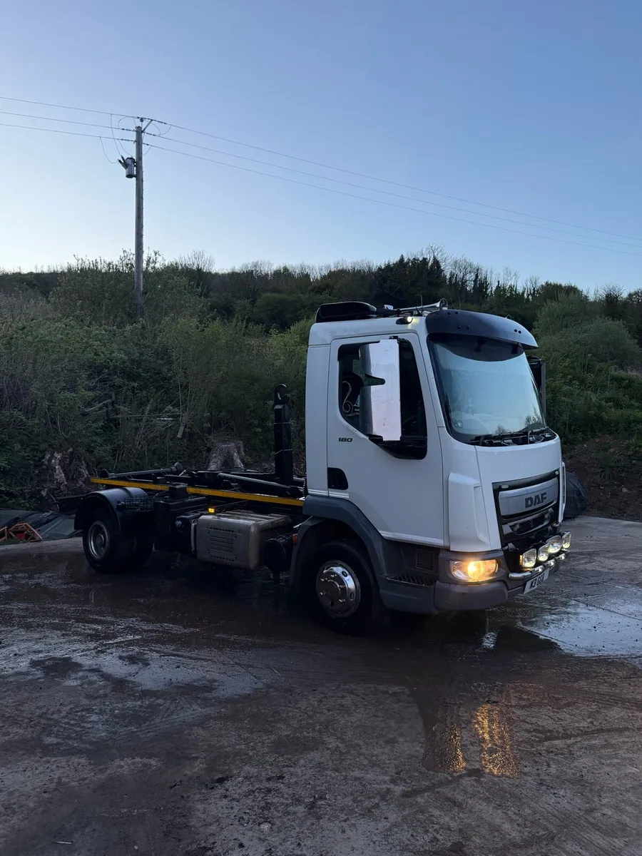 Daf lf45 hookloader 12ton - Image 2