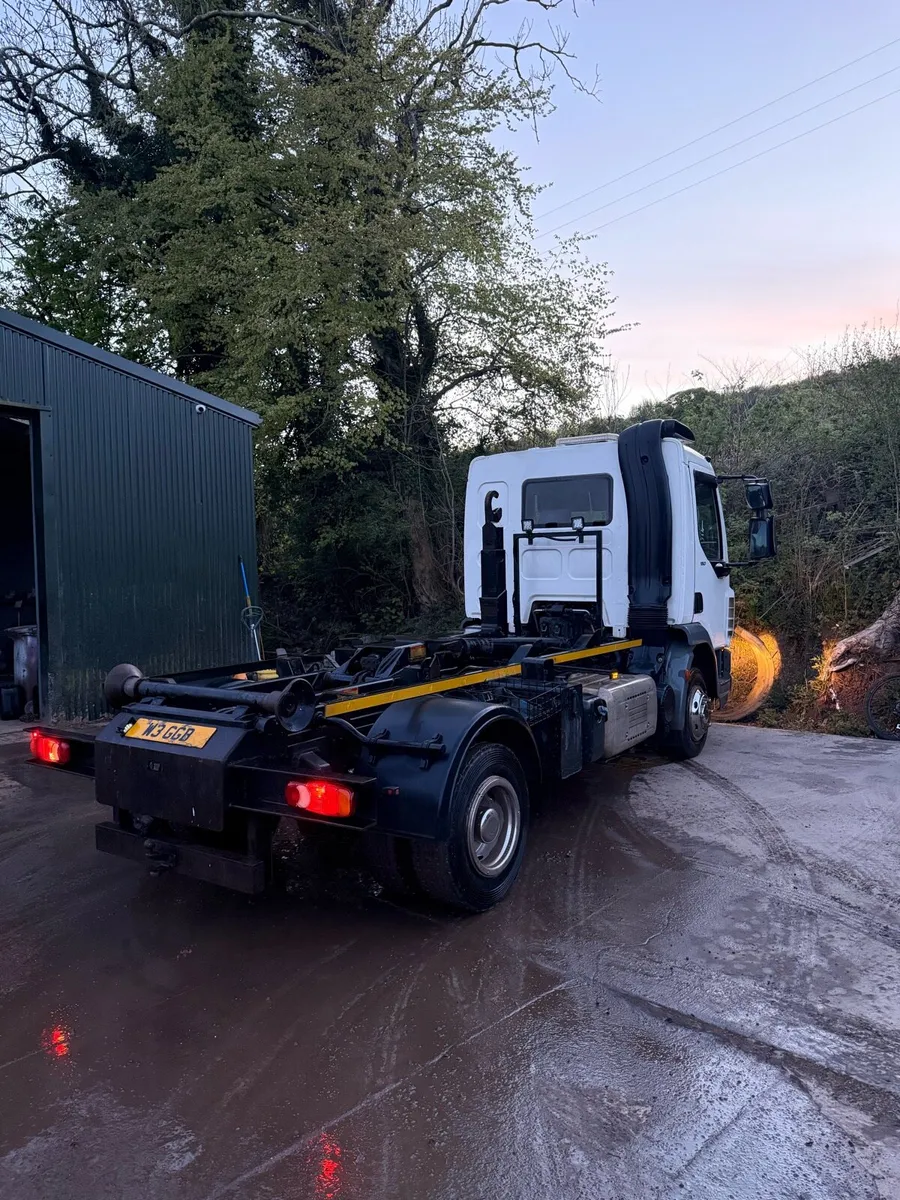 Daf lf45 hookloader 12ton - Image 3