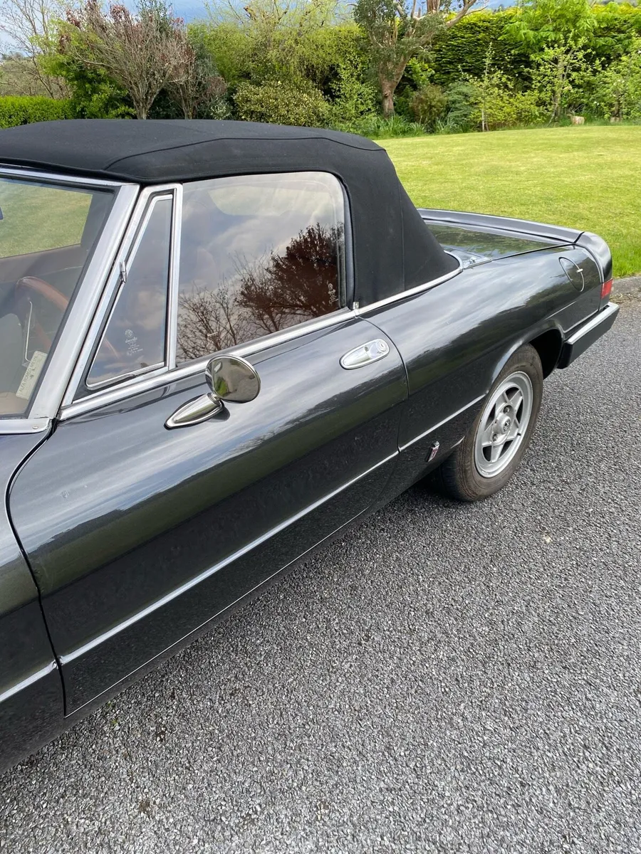 Alfa Romeo Spider - Image 4
