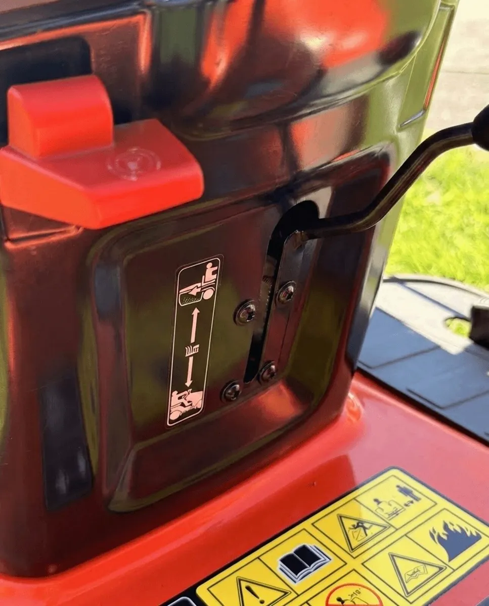 Husqvarna ride on mower - Image 4