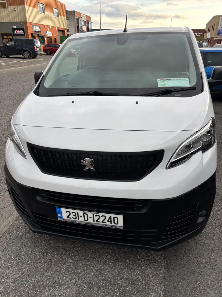 2023 Peugeot Expert Diesel MPV - Image 4