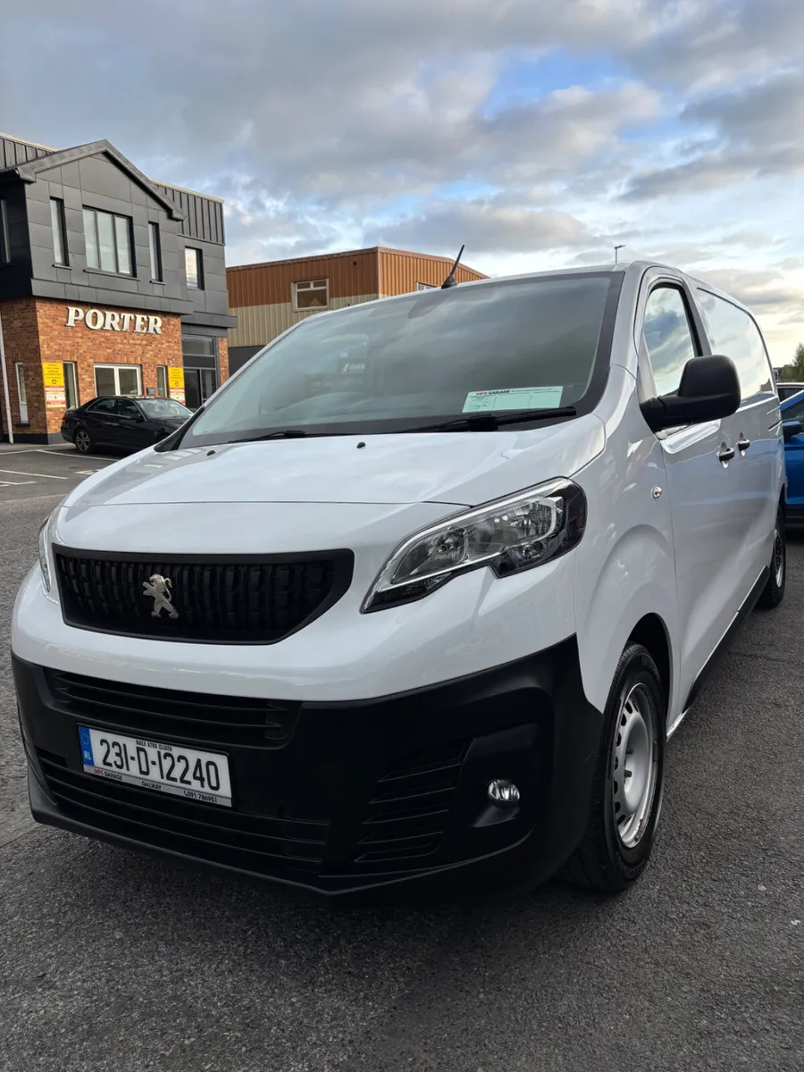 2023 Peugeot Expert Diesel MPV - Image 2