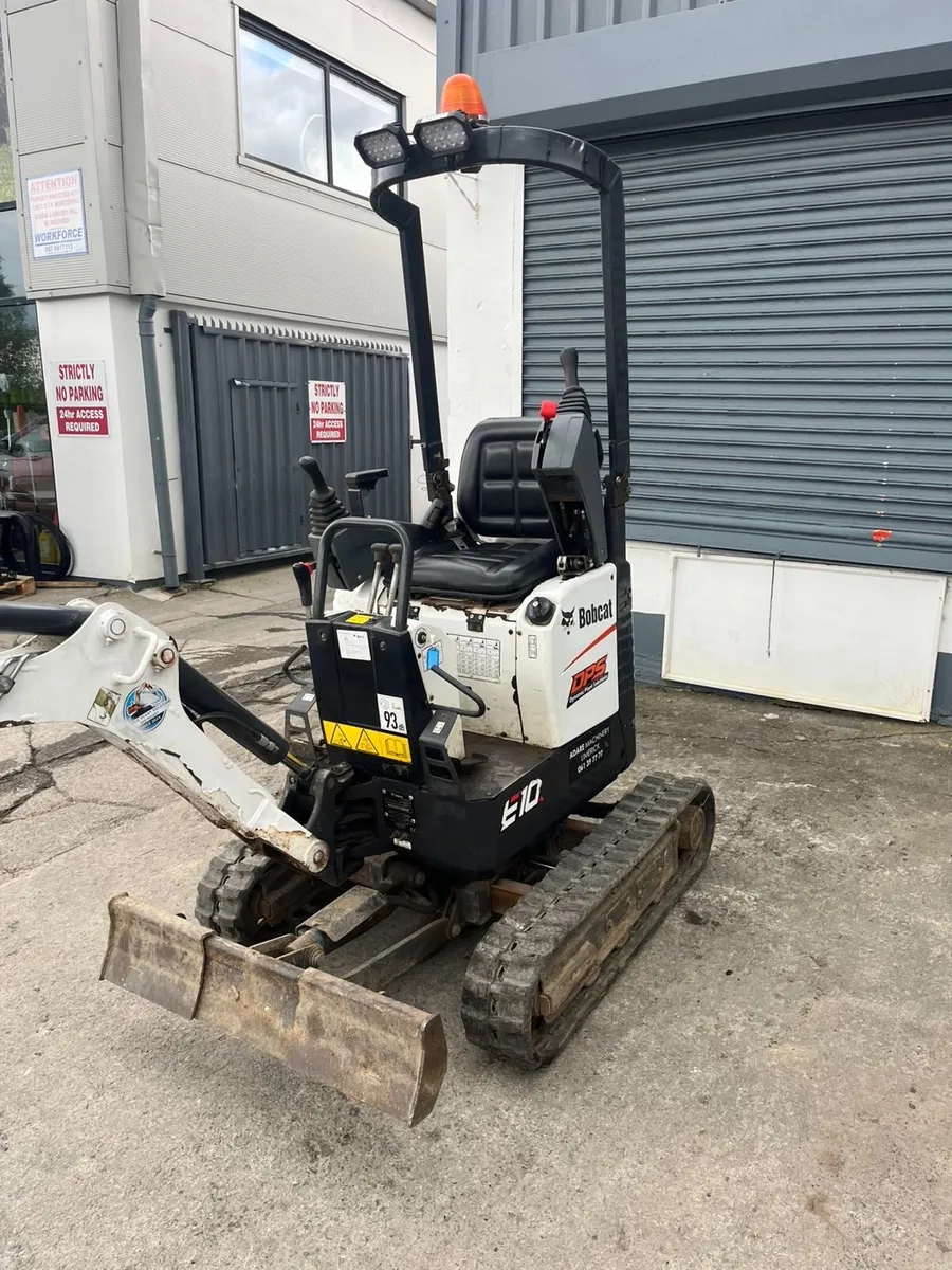 Bobcat E10 mini digger - Image 2
