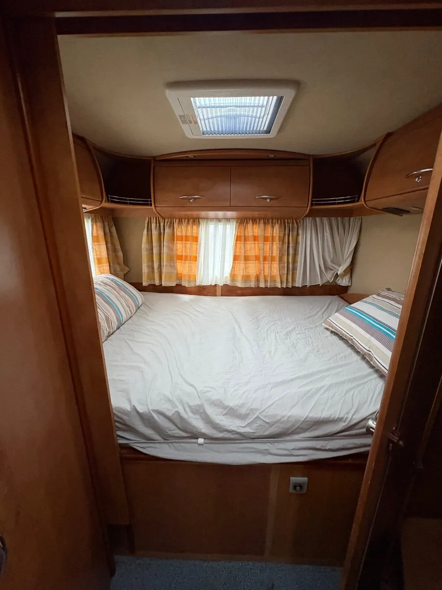 Carthago Chic 2007 RV - Image 3