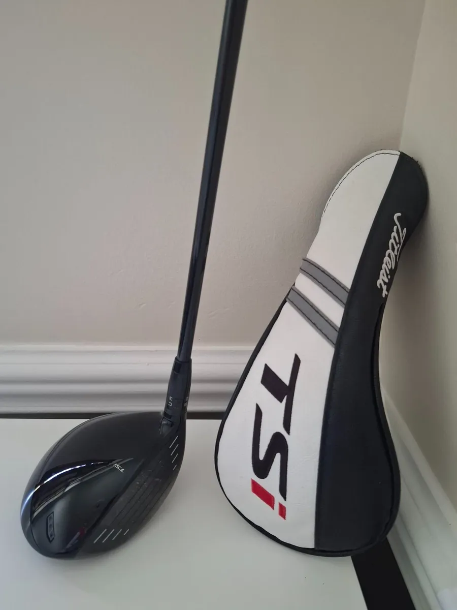 Titleist TSi3 3 Wood (15°) – Hzrdus Smoke RDX 70g - Image 1