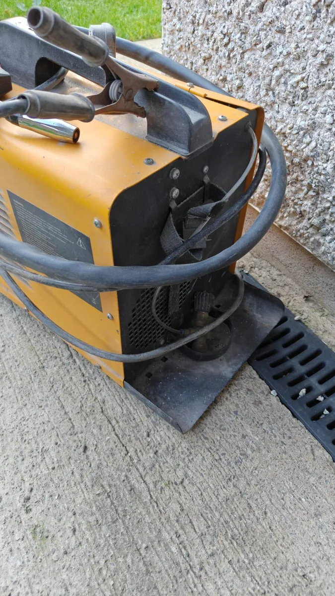 Yellow welder - Image 2