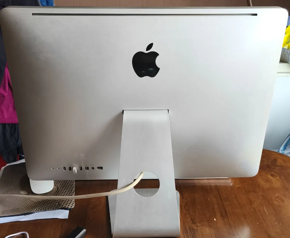 iMac 21.5 desktop - Image 2