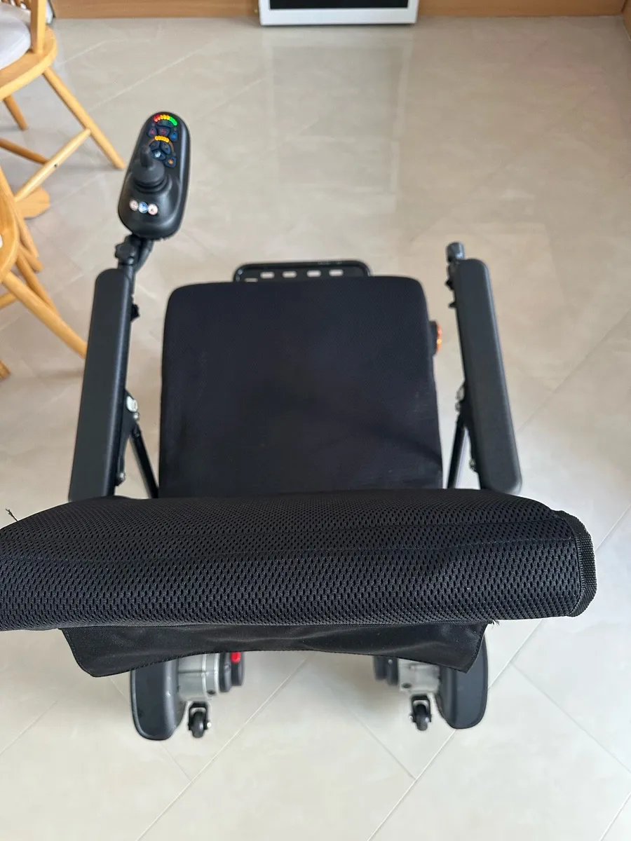 iGo Fold Automatic Folding Electric Wheelchair - Image 2