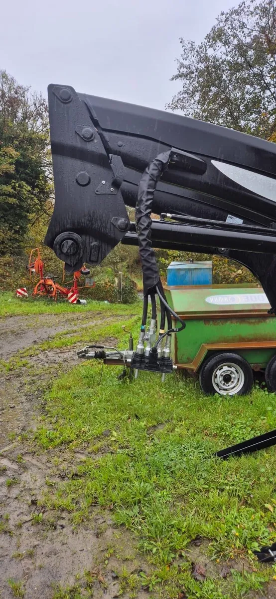 Quicke Q6m front loader - Image 1