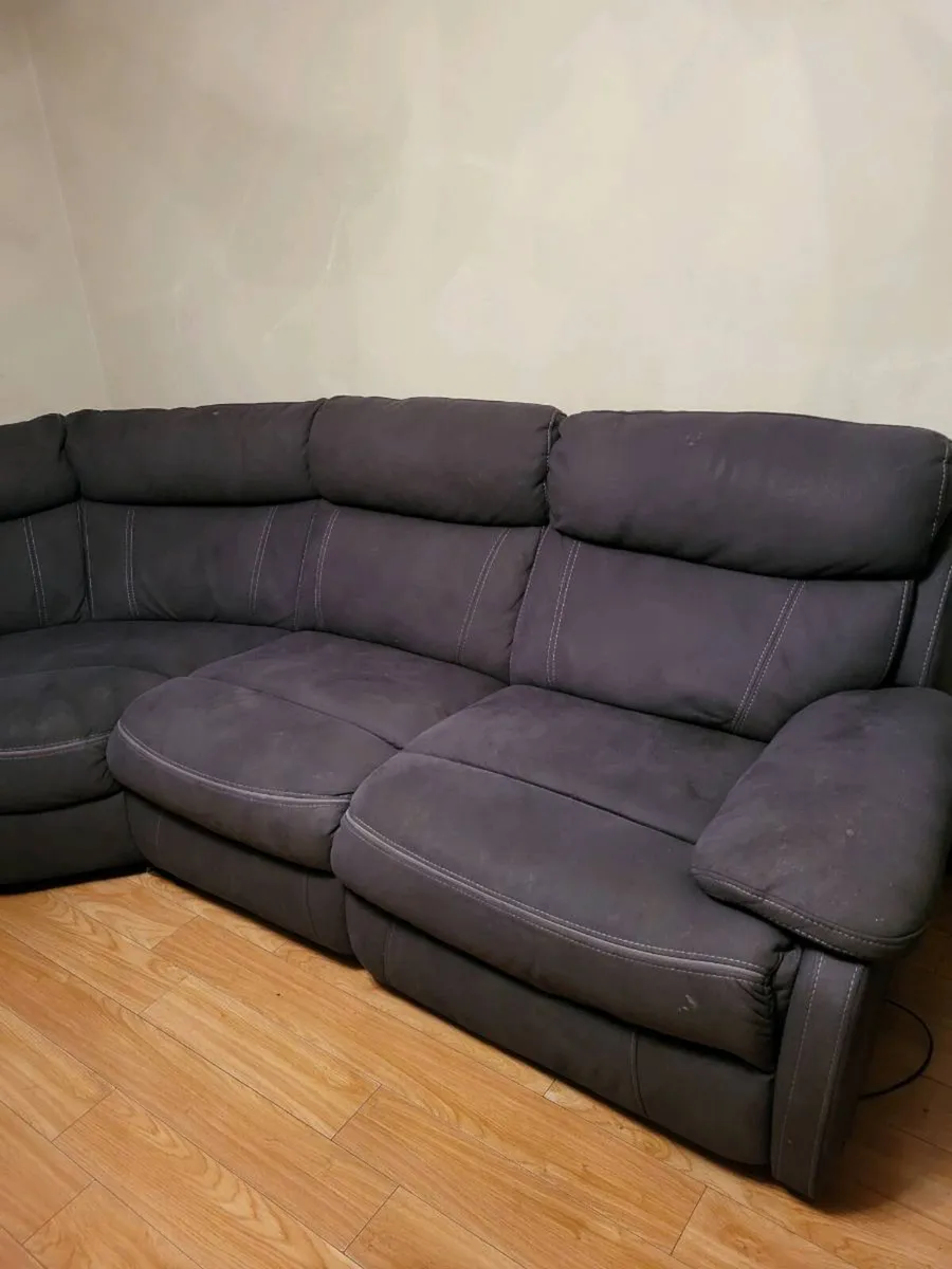 Recliner corner sofa - Image 1