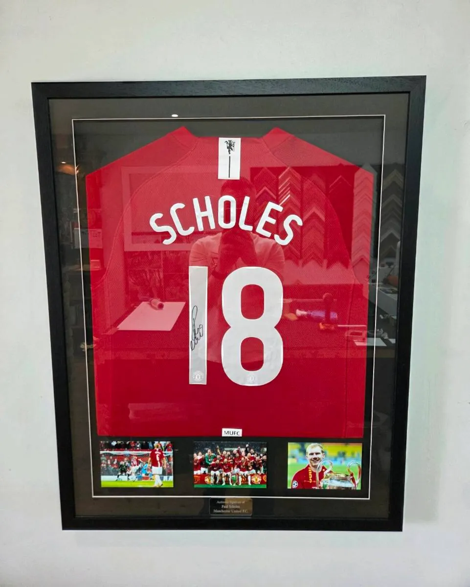 Paul Scholes Framed Signed Man Utd Shirts - Image 1