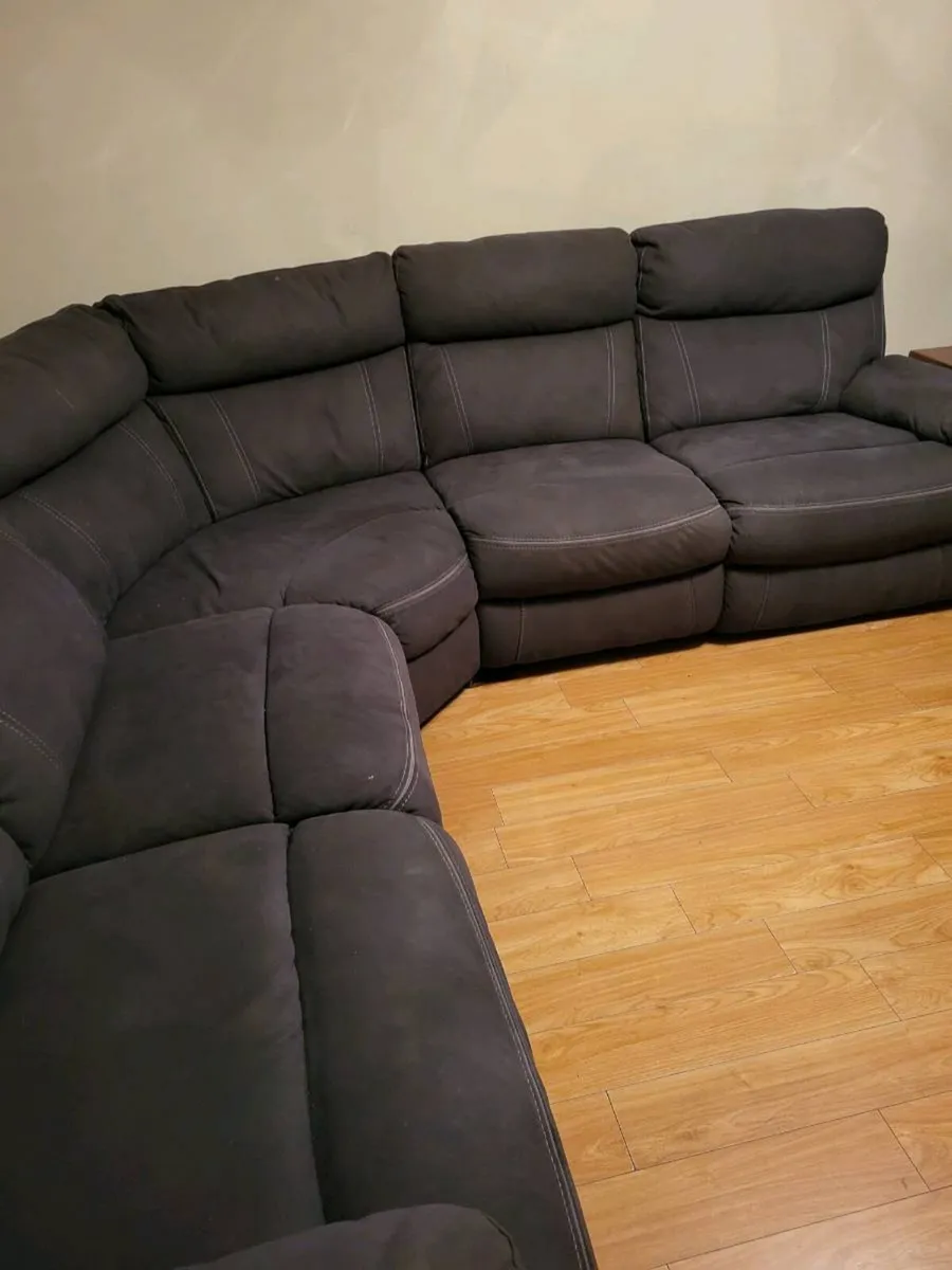 Recliner corner sofa - Image 3