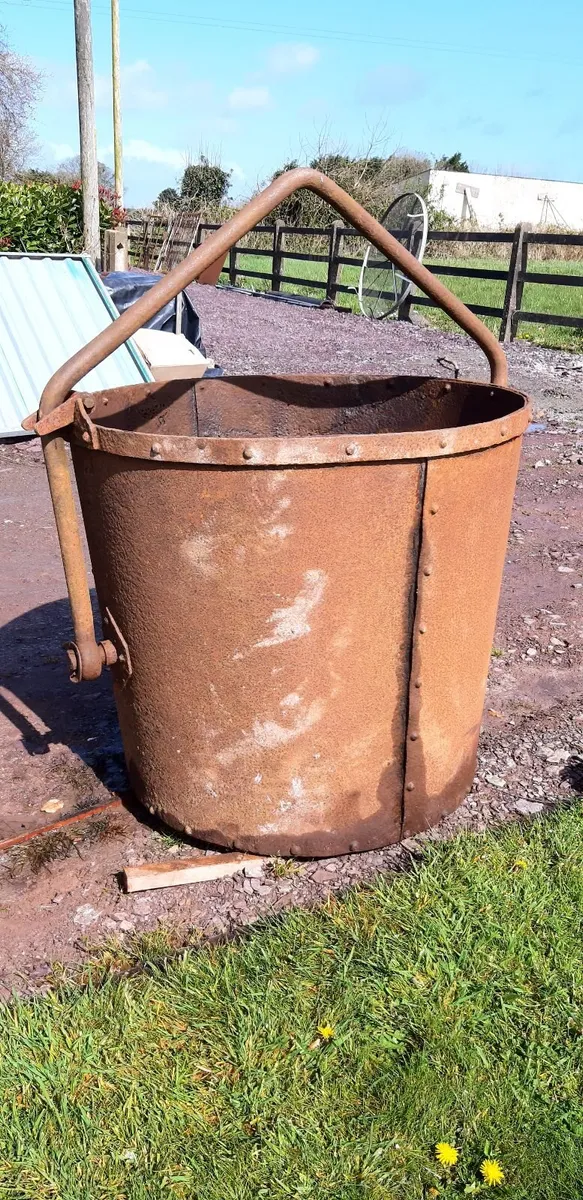 Large metal vessel - Image 4