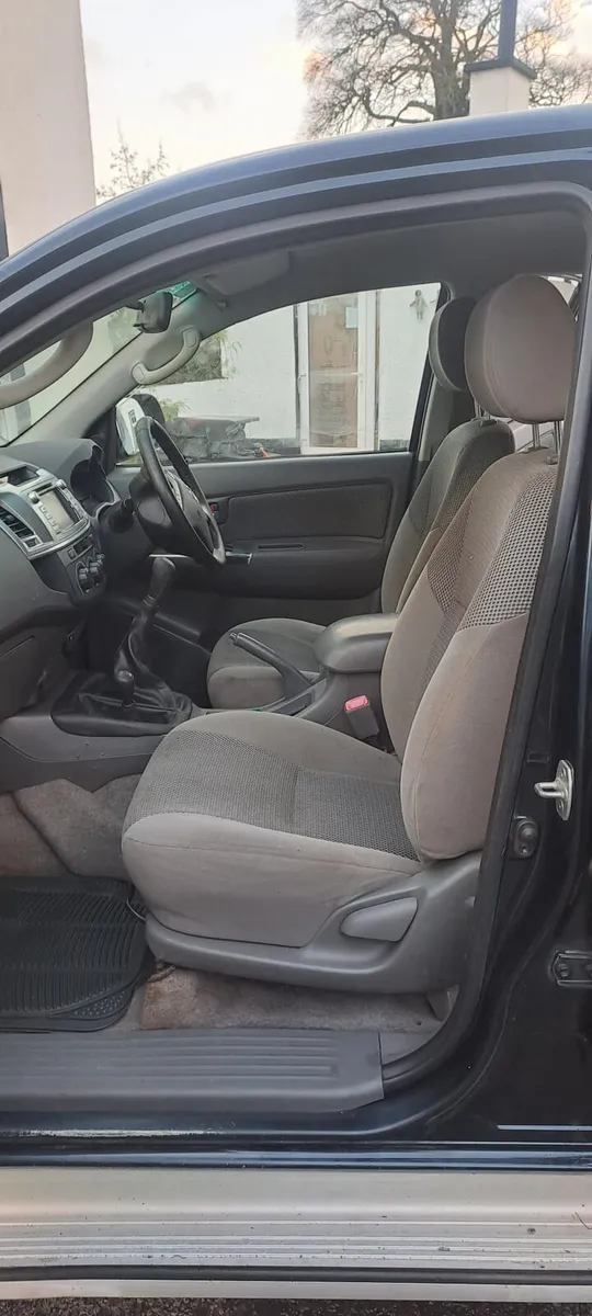 2.5l 132 Toyota Hilux - Image 4