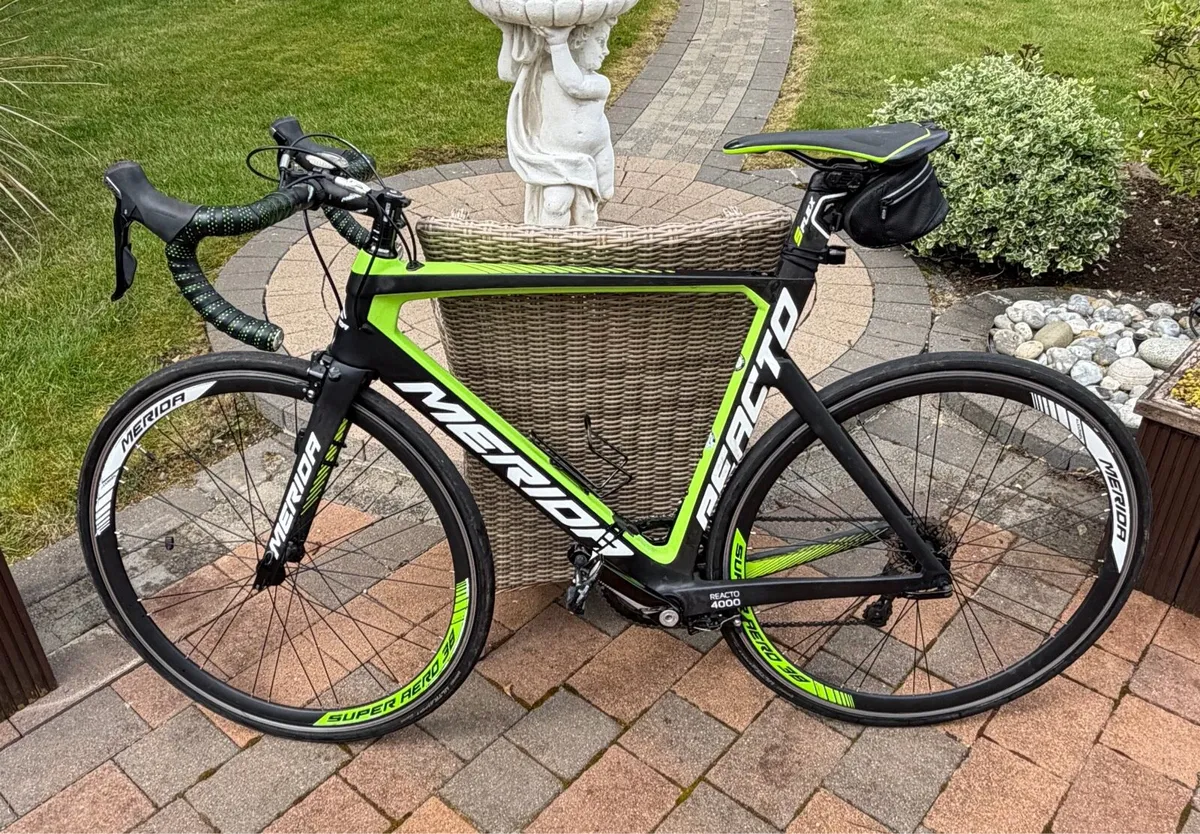 Road bike - Image 1