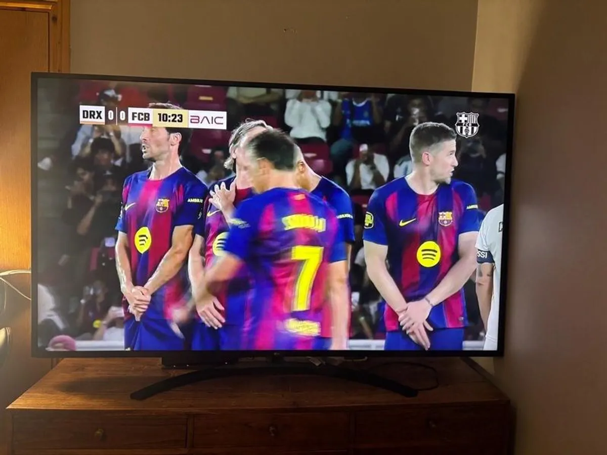 Lg 70-inch 4k Uhd Smart Tv - Image 1