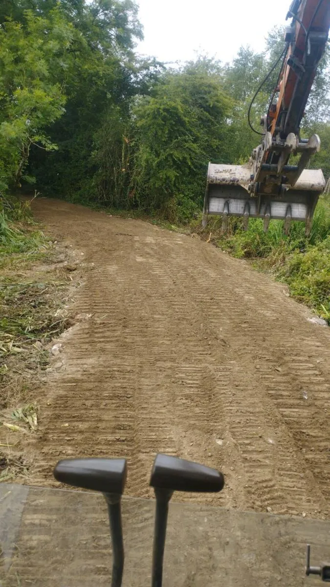 Digger hire - Image 4