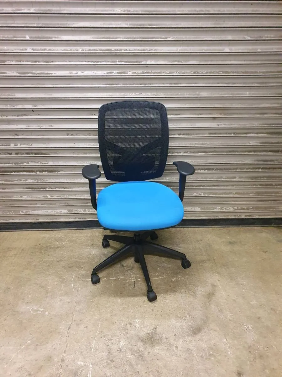 Office chair - Image 1