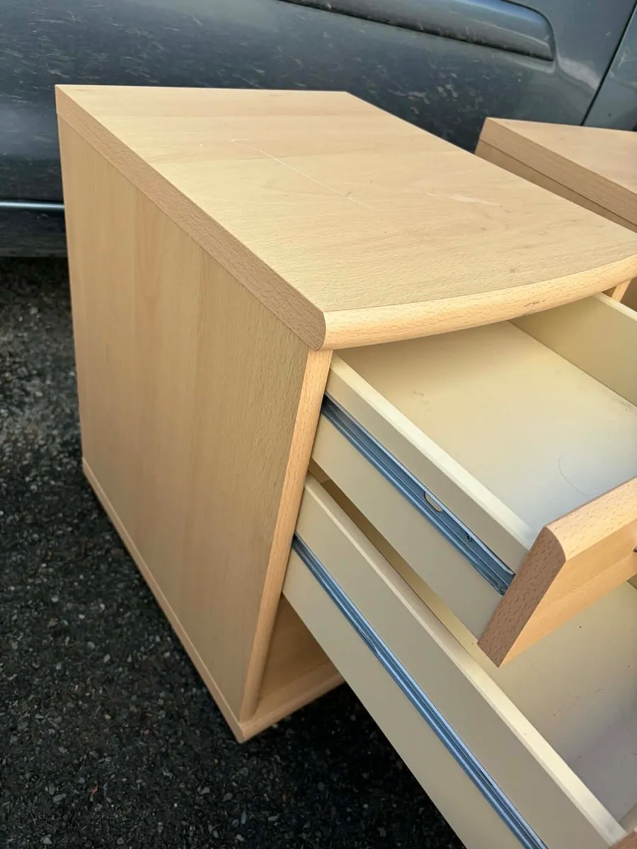 2 drawers / lockers - Image 2