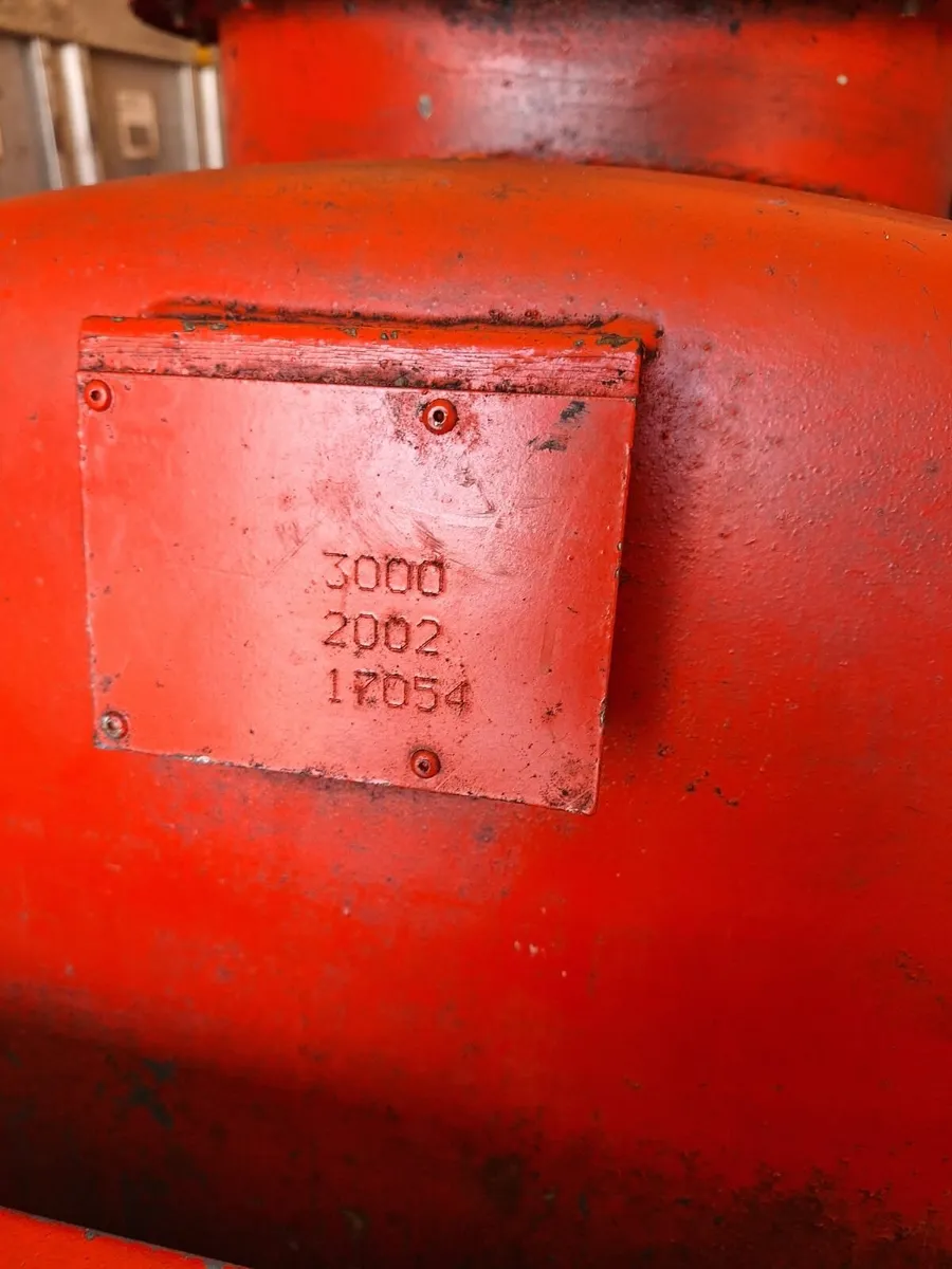 Diesel tank/shed - Image 3