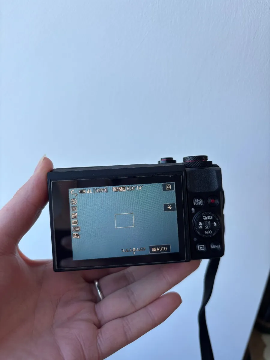 Canon G7x Mark ii + SanDisk Extreme 256GB SD Card - Image 3