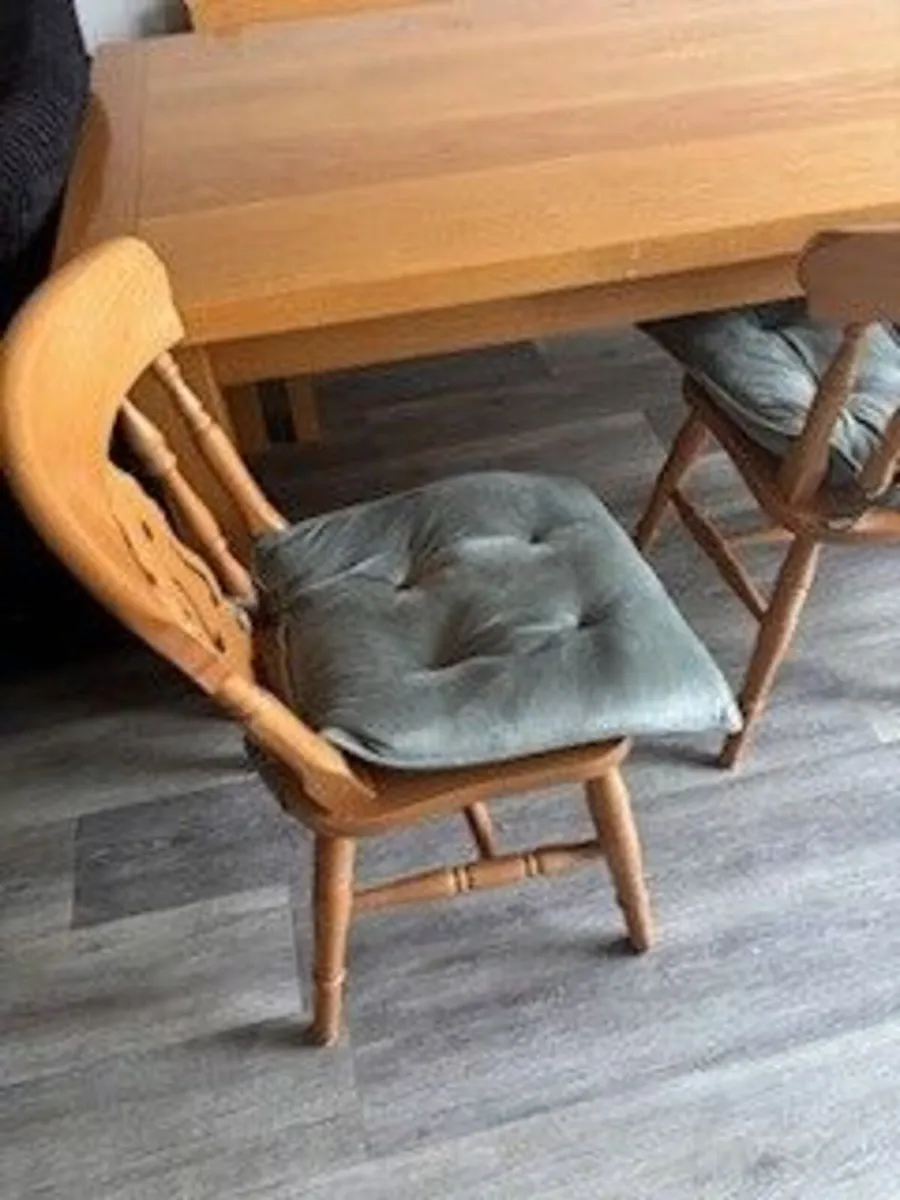 Table & 6 x Chairs & Bench - Image 2