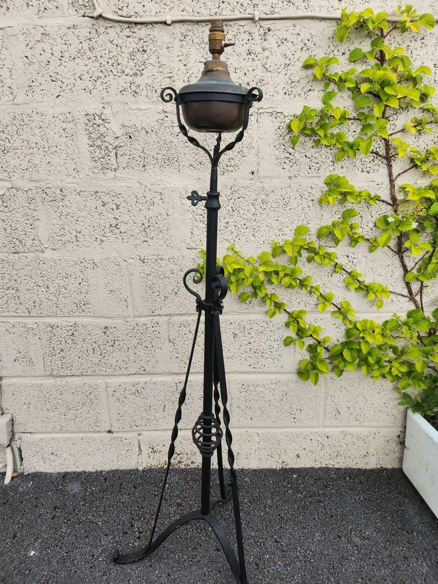 Wrought-Iron Oil lamp Stand - Image 1
