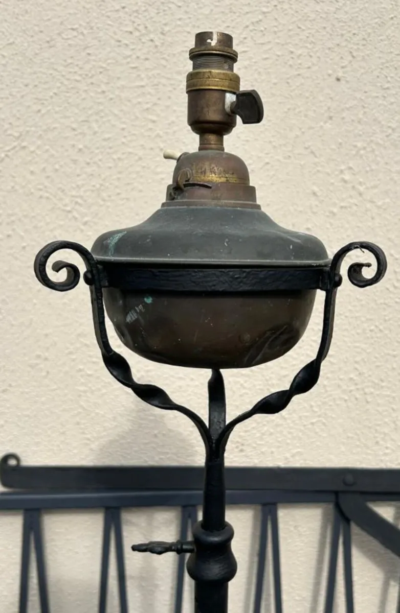 Wrought-Iron Oil lamp Stand - Image 4