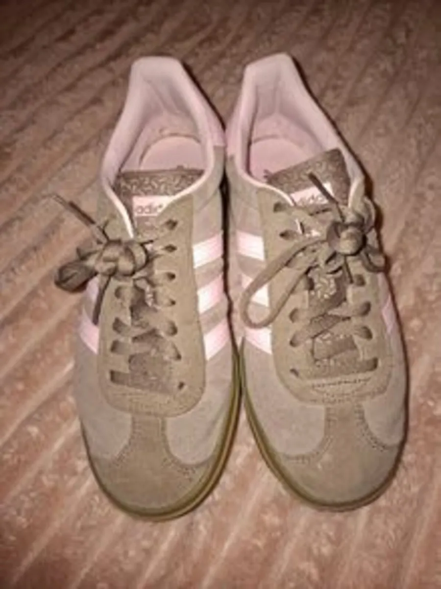 Adidas Runners - Size 5 - Image 1