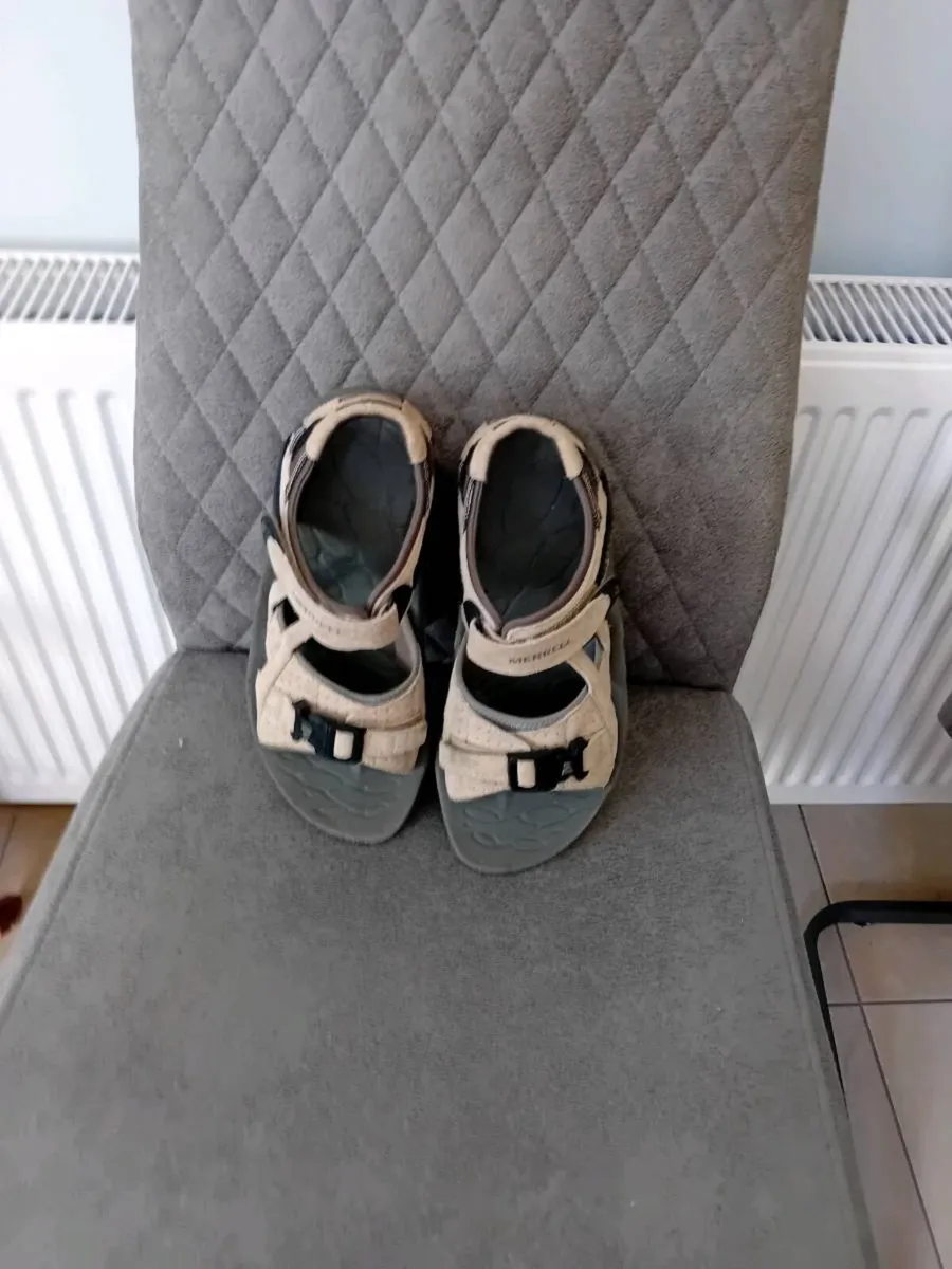 LADIES OR GIRLS WALKING SANDALS NEW - Image 1