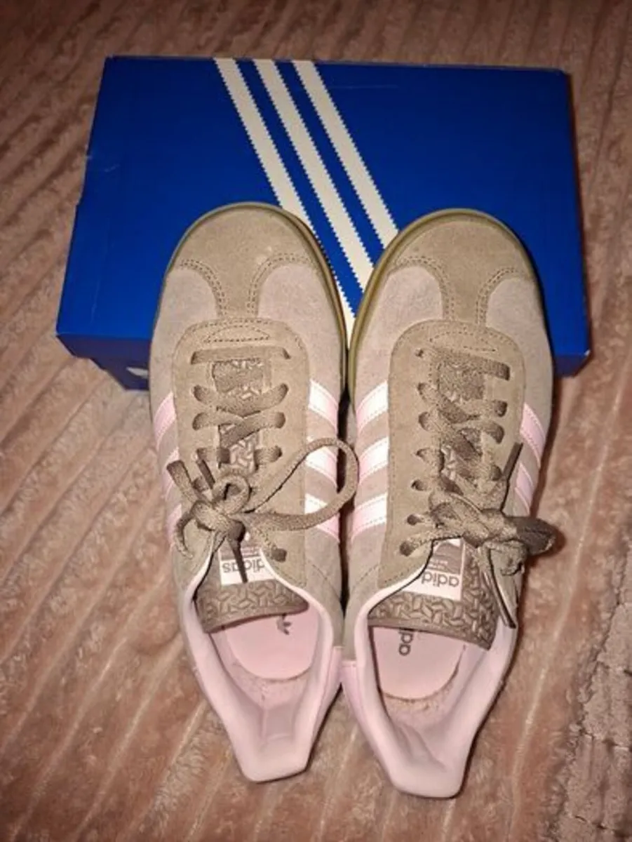 Adidas Runners - Size 5 - Image 2
