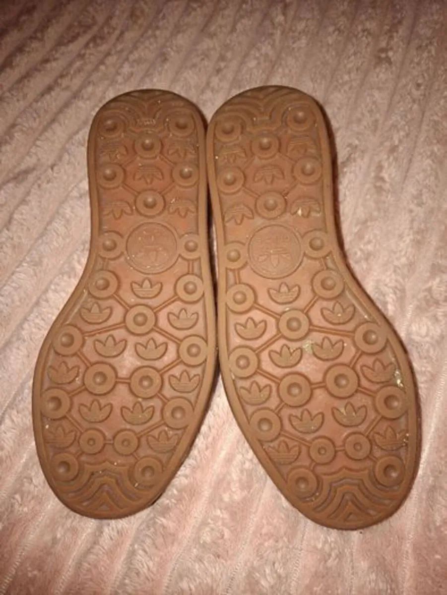 Adidas Runners - Size 5 - Image 3