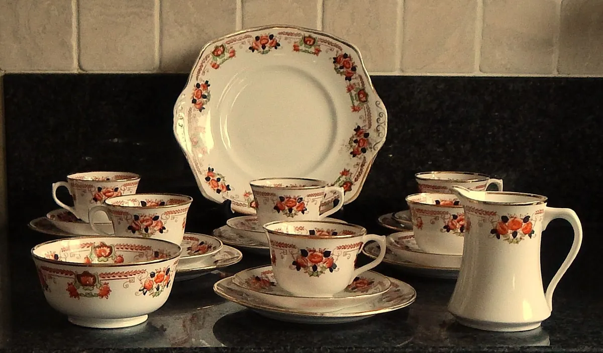 21 Piece Vintage Royal Albert China Tea Set - Image 2