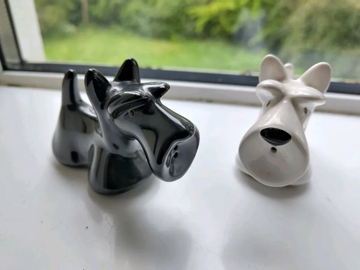 Vintage Scottie dog Salt and pepper shaker set - Image 1