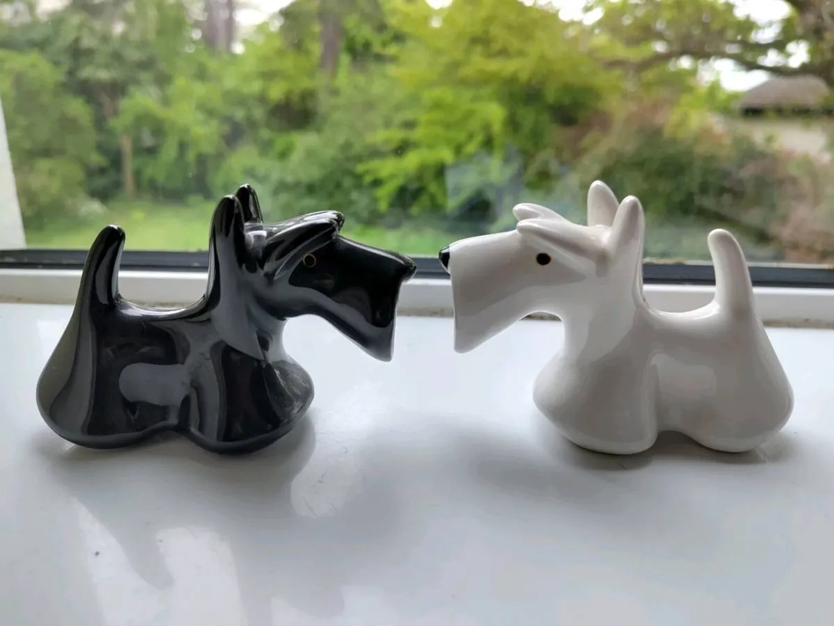 Vintage Scottie dog Salt and pepper shaker set - Image 4