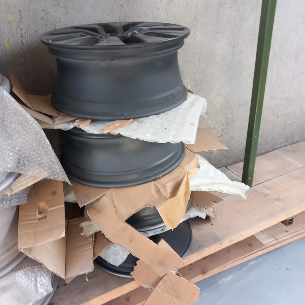 Genuine OEM Car Parts Job Lot - 100+ new parts - Image 4