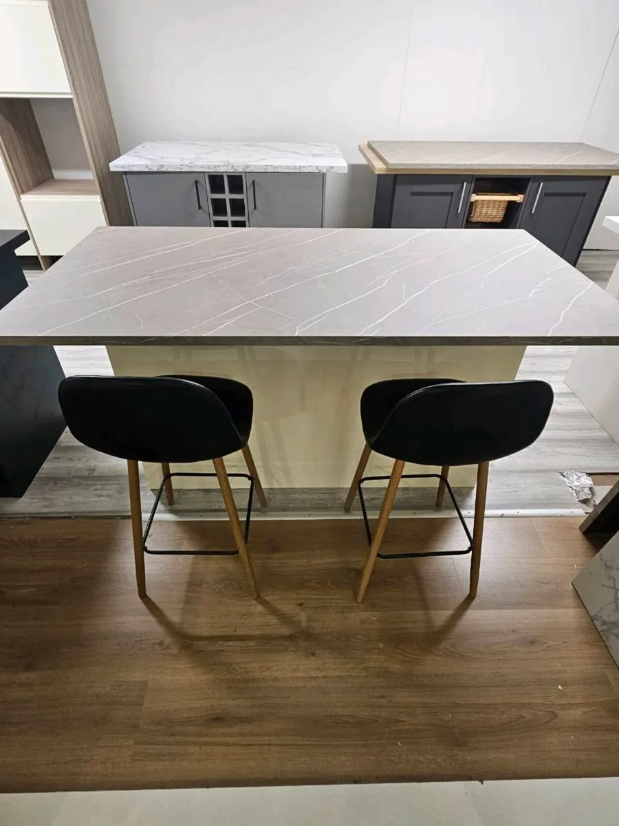 Kitchen islands - Image 3