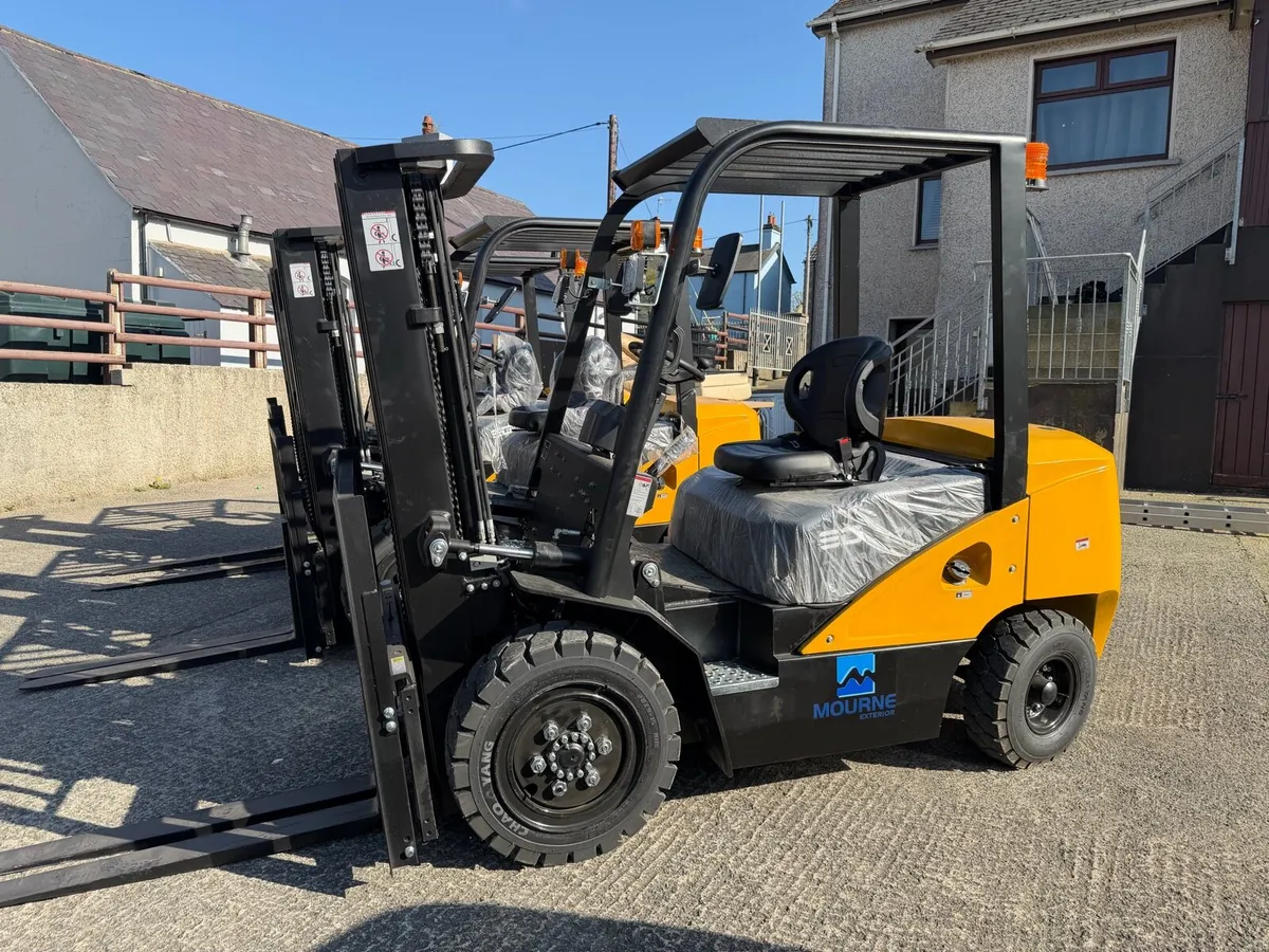 TPF30 Diesel Forklift – 3 Tonne Capacity - Image 1
