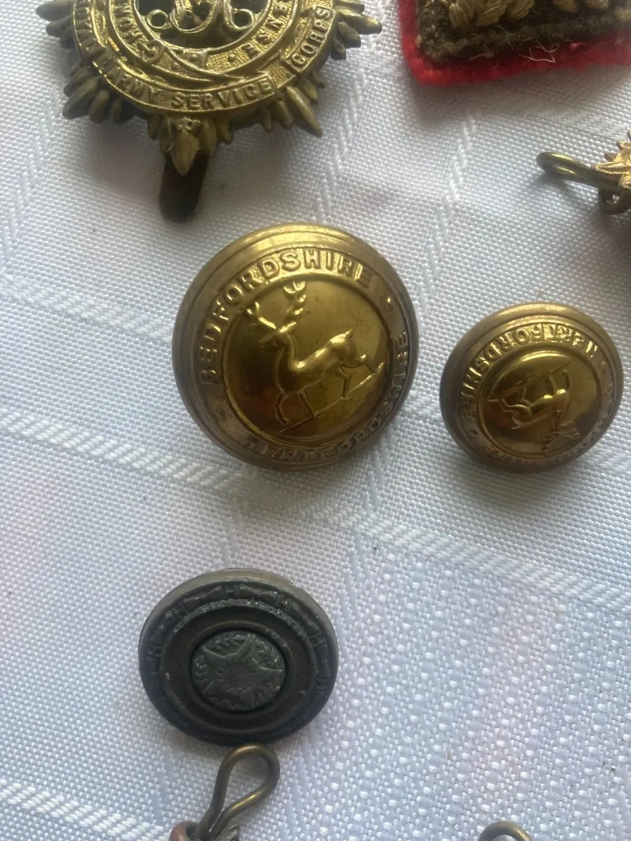 Antique Militaria - Buttons/Badges - Image 3