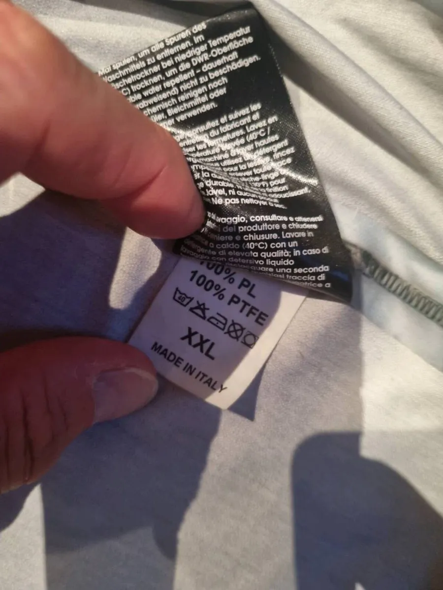 Velo Rain Jacket - Image 3