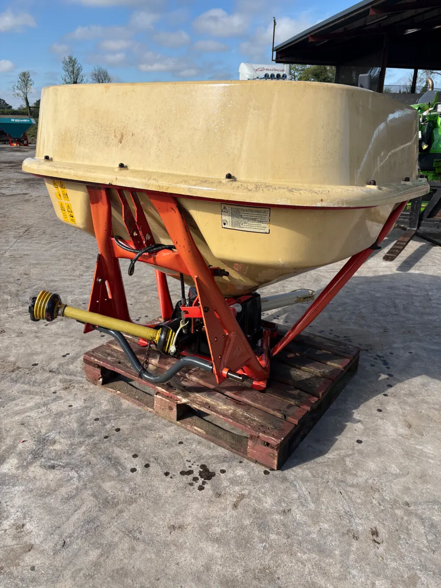 Vicon Fertiser Spreader - Image 3