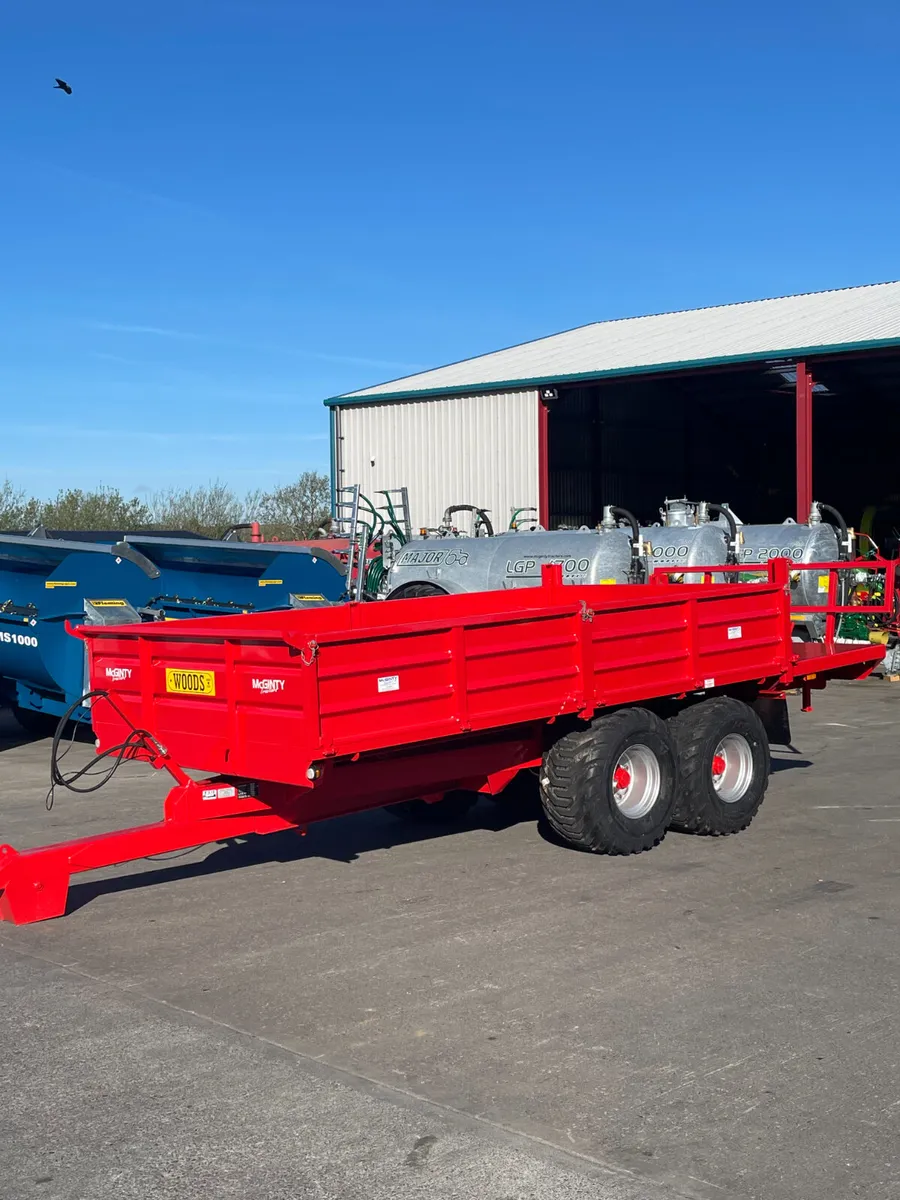 Woods 14ft x 7.6ft with Bale Extension - Image 1