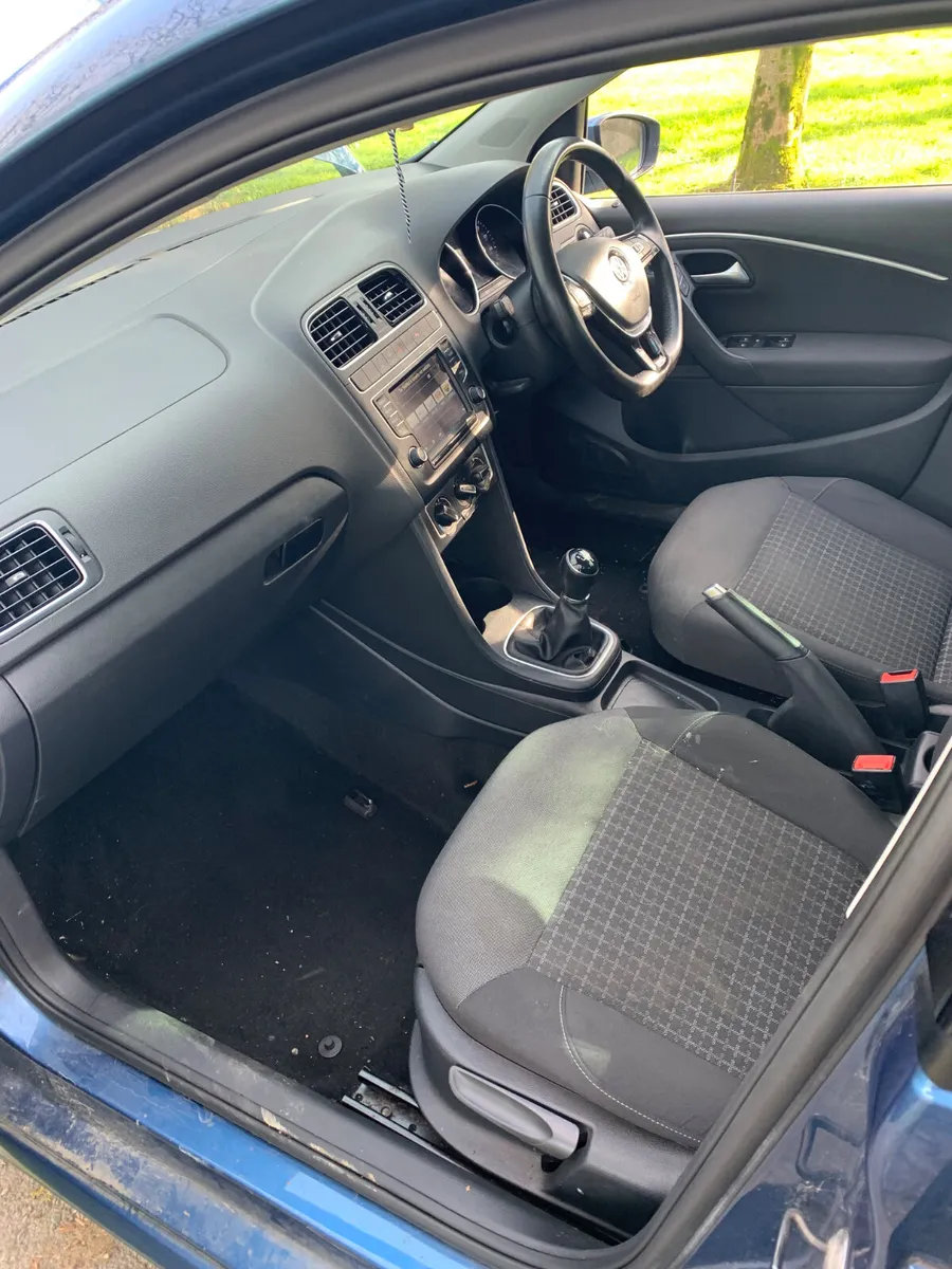 2016 VW POLO. TDI   DRIVING - Image 4