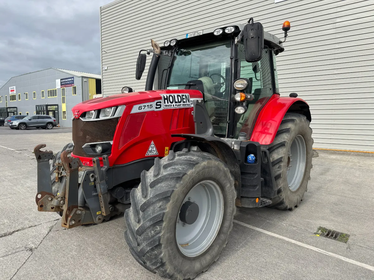 BID ONLINE NOW - UNRESERVED MASSEY FERGUSON 6715S - Image 1