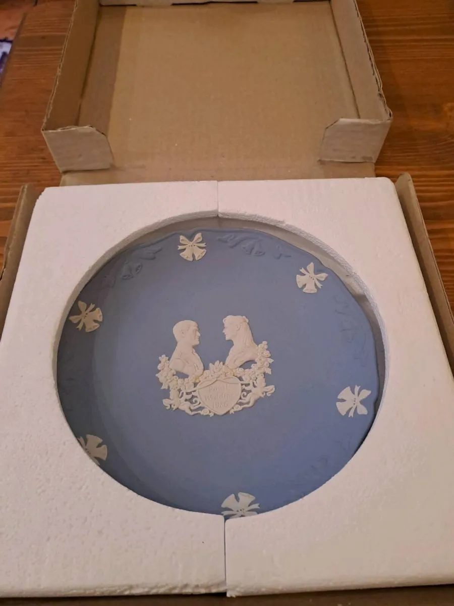 Wedgwood Jasperware Royal Wedding 1986 - Image 2